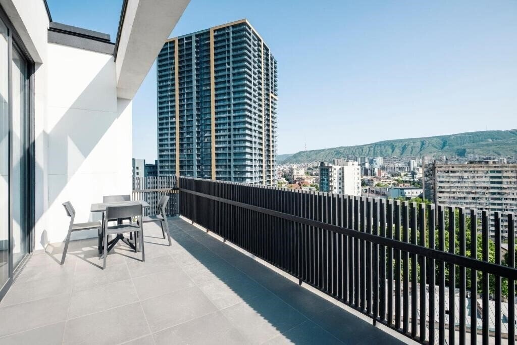 Вид Aura Tbilisi Living 4*