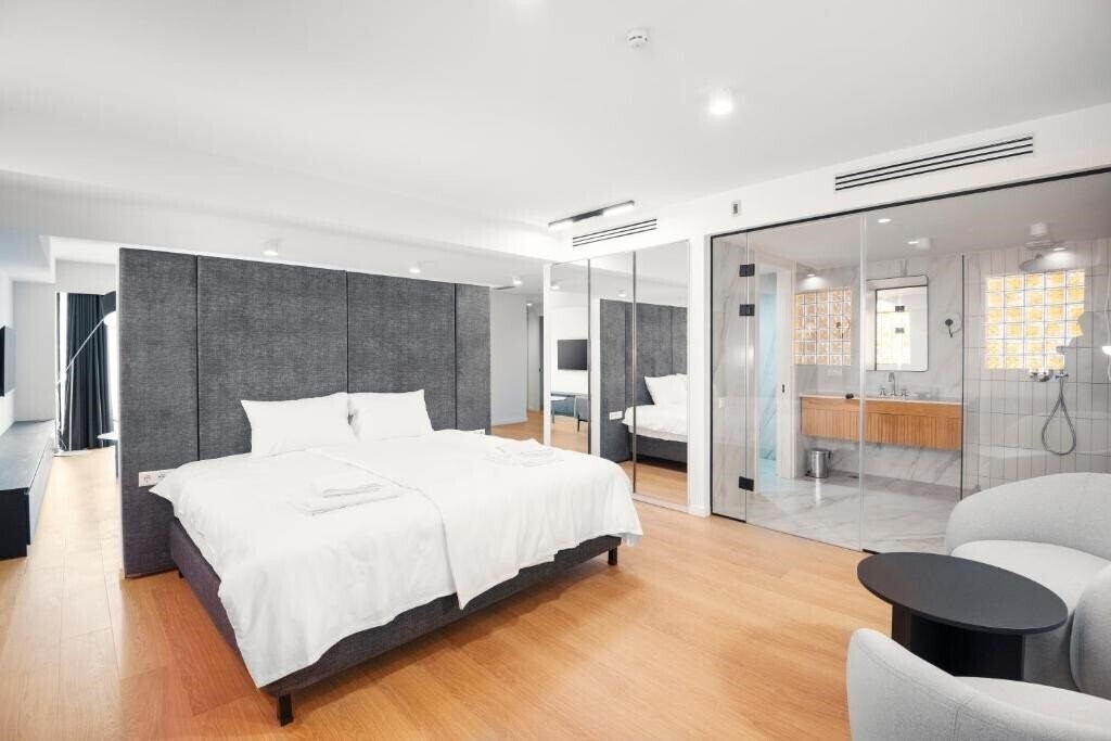 Готель Aura Tbilisi Living 4*