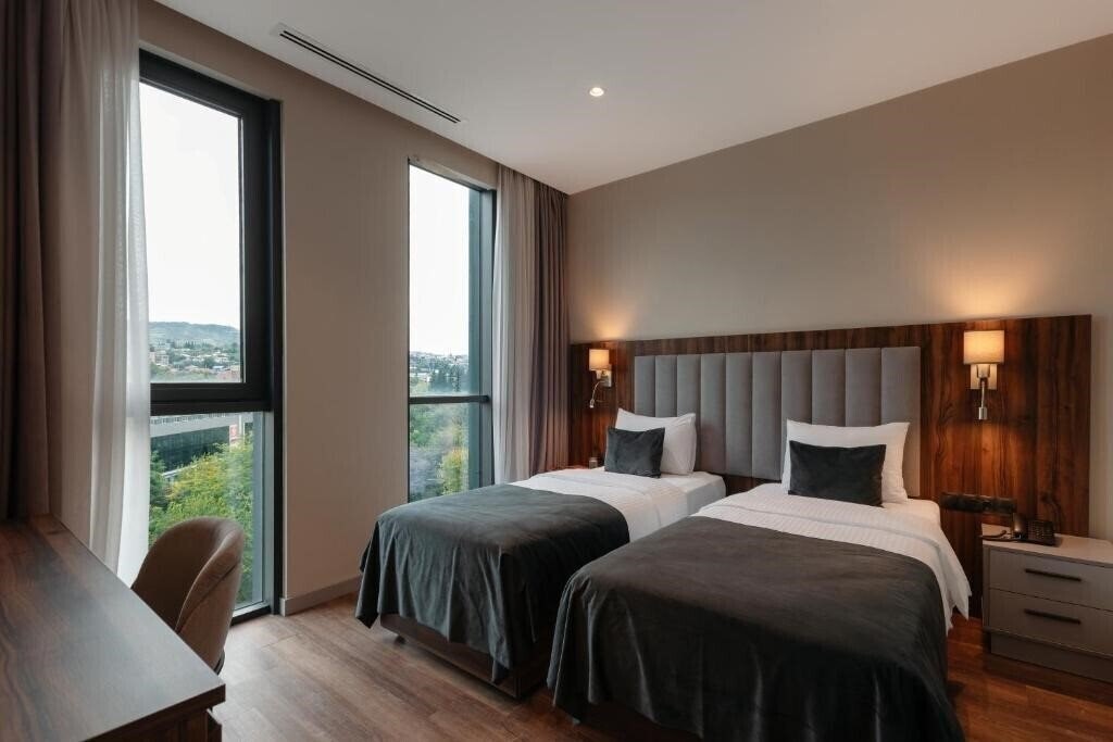 Панорама White Hill Hotel 4*
