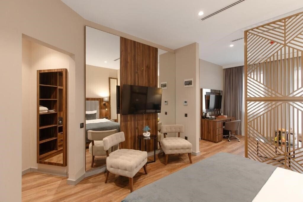 Фотографія White Hill Hotel 4*