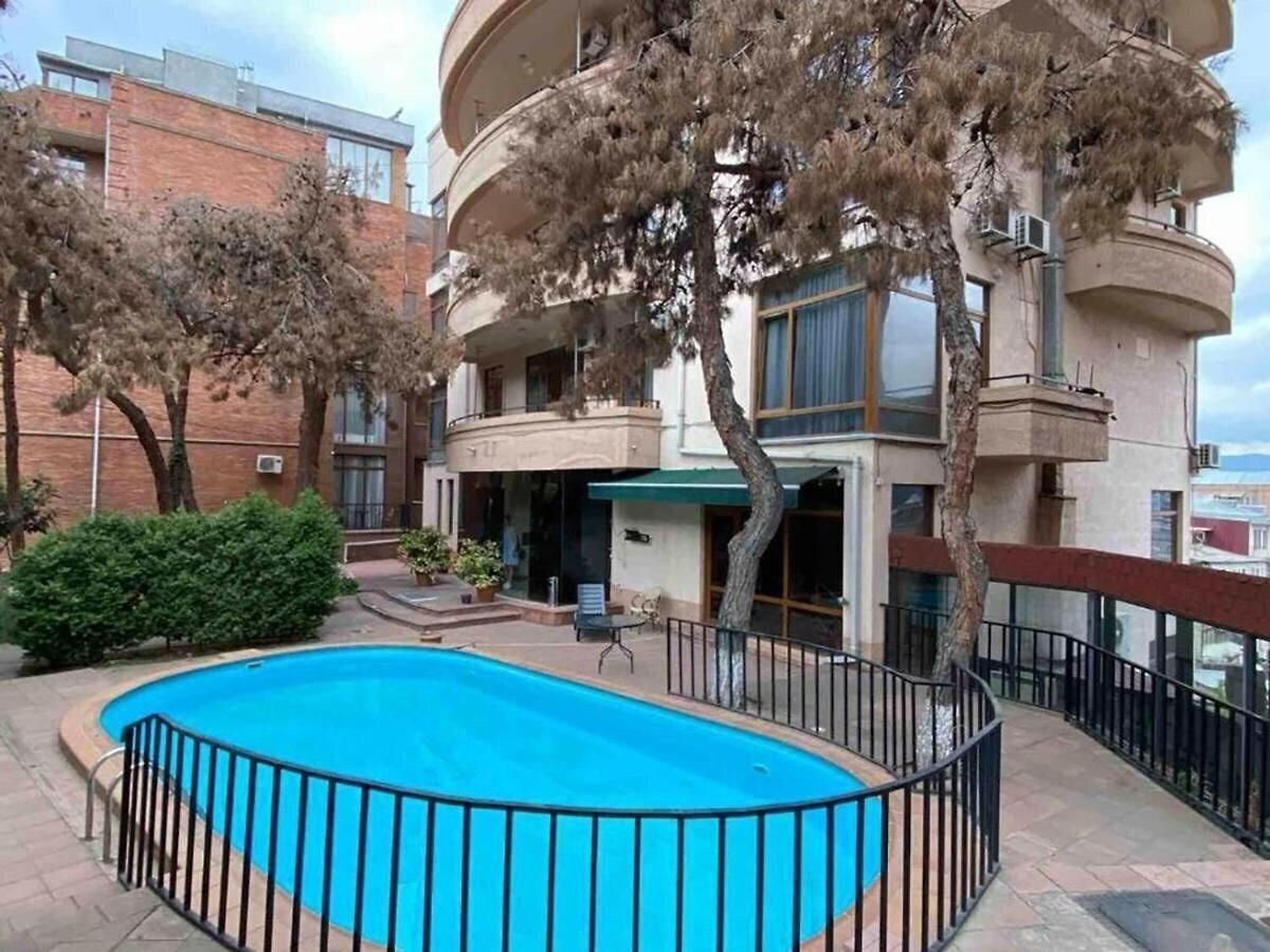 Отель Betsy's 4*