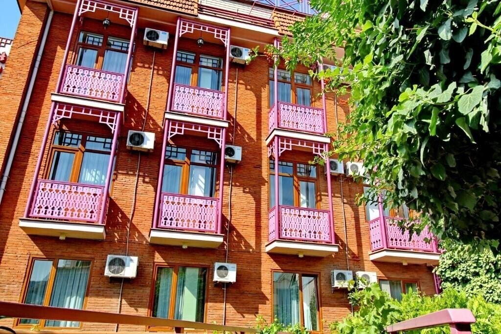 Готель Irmeni 3*