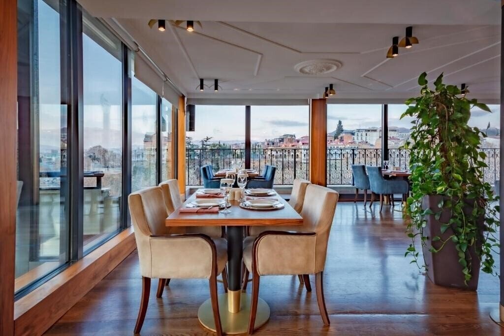Картинка Tiflis Palace 4*