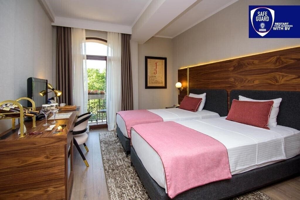 Вид Tiflis Palace 4*