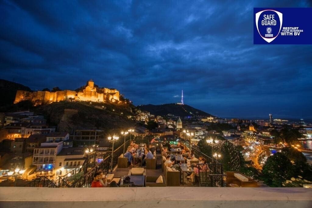 Апартаменти Tiflis Palace 4*