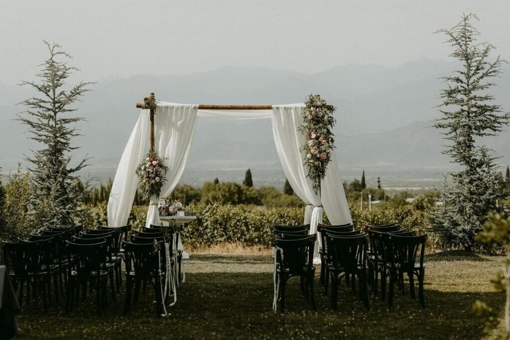 Вид Chateau Mosmieri Hotel & Winery 3*