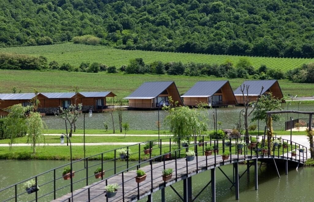 Отель Moretoni Lake Resort 4*