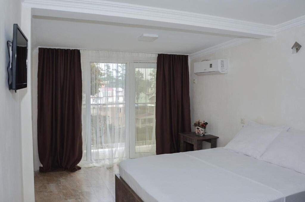 Вид Crown Ureki 3*