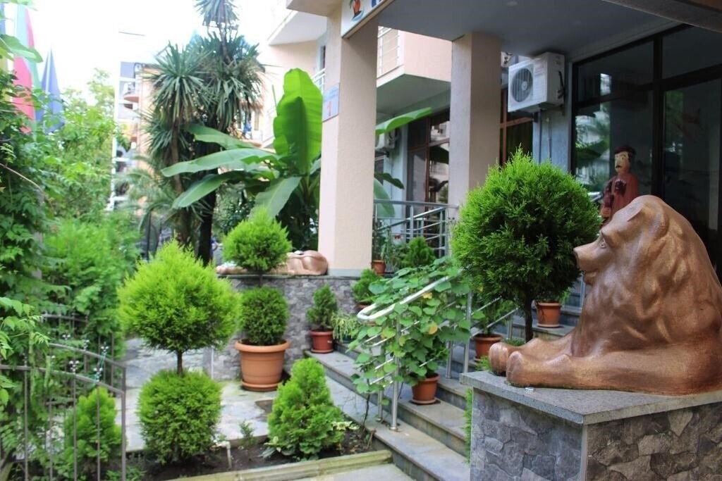 Территория Hotel Inter 4*