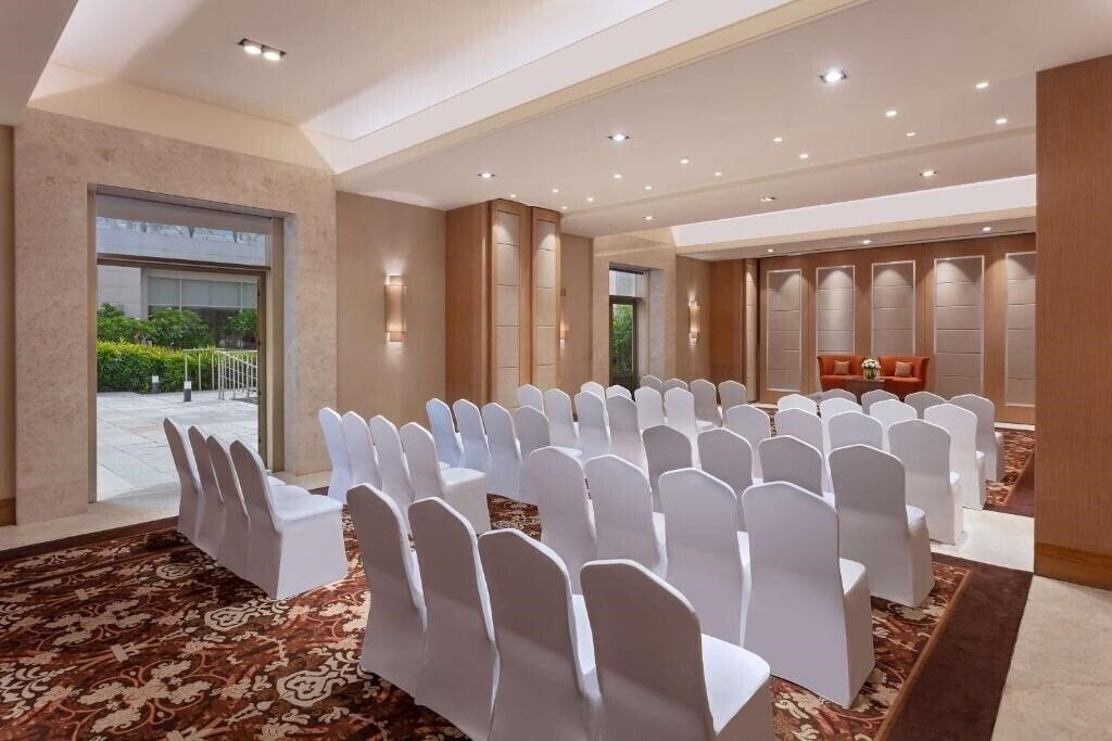 Апартаменти Doubletree By Hilton Agra 4*