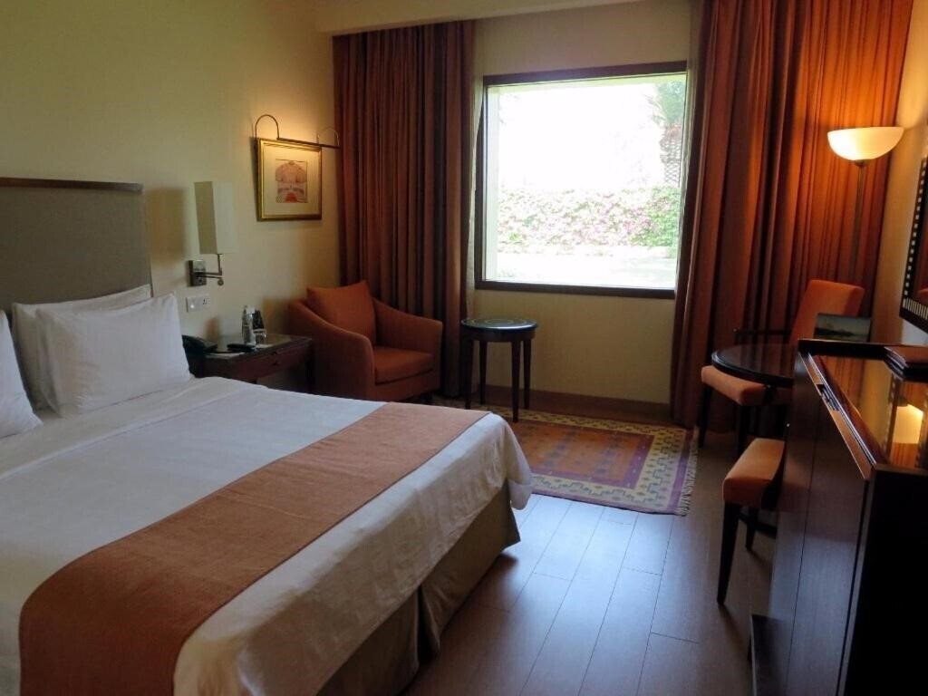 Апартаменты Trident 5*