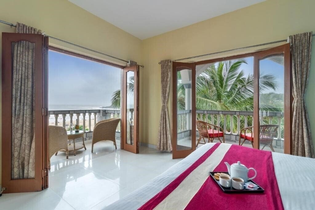 Панорама Larios Beach Holidays Resort 3*