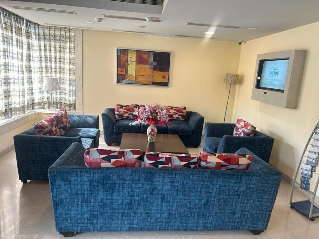 Апартаменты Sarovar Portico Naraina 4*