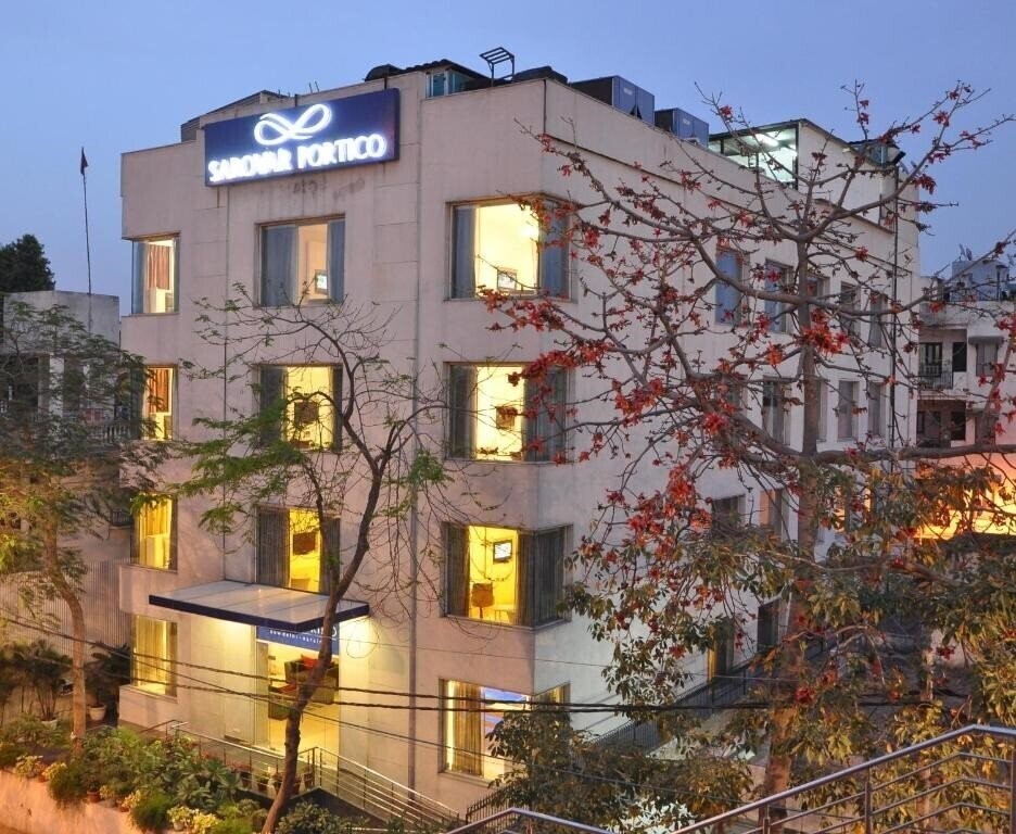 Отель Sarovar Portico Naraina 4*