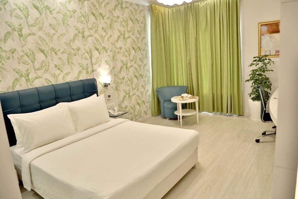 Панорама Sarovar Portico Naraina 4*