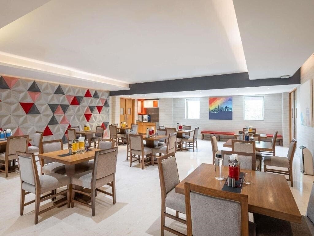 Картинка Ibis Delhi Airport 3*