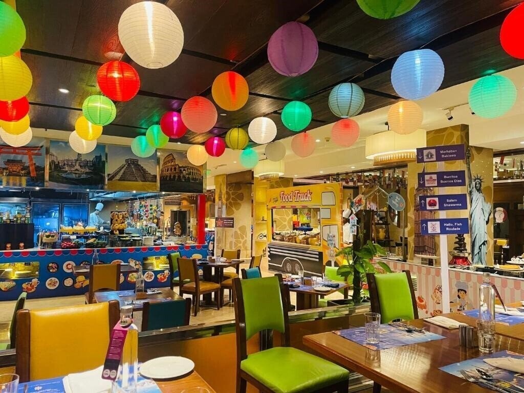 Апартаменти Crowne Plaza Today New Delhi Okhla 5*