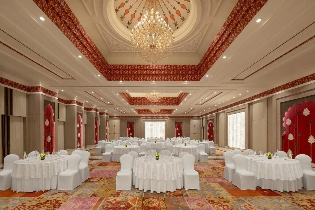 Картинка Sheraton New Delhi Hotel 5*