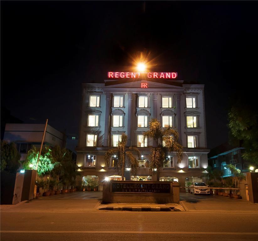 Фото Hotel Regent Grand Patel Nagar 4*