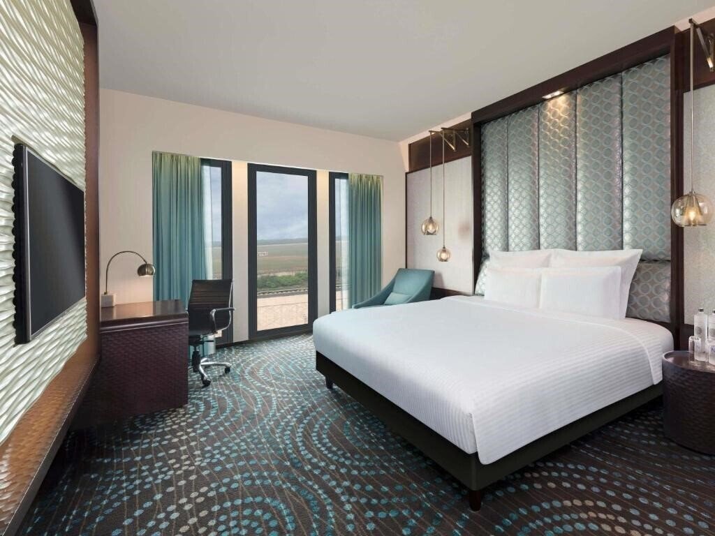 Панорама Hotel Pullman New Delhi Aerocity 4*