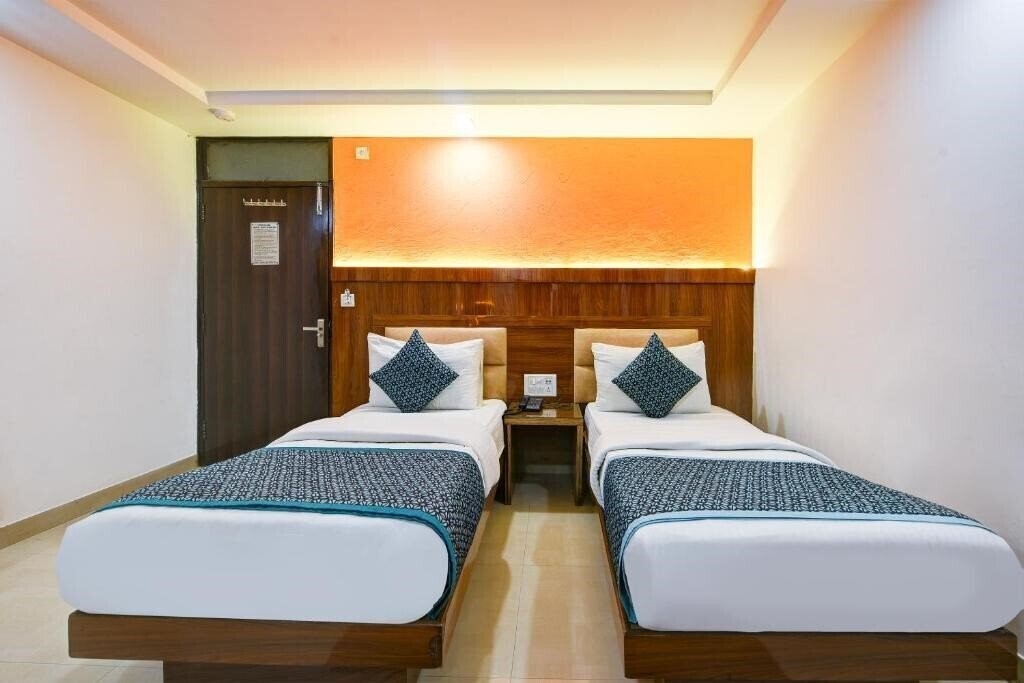 Панорама Hotel Srivinayak 3*