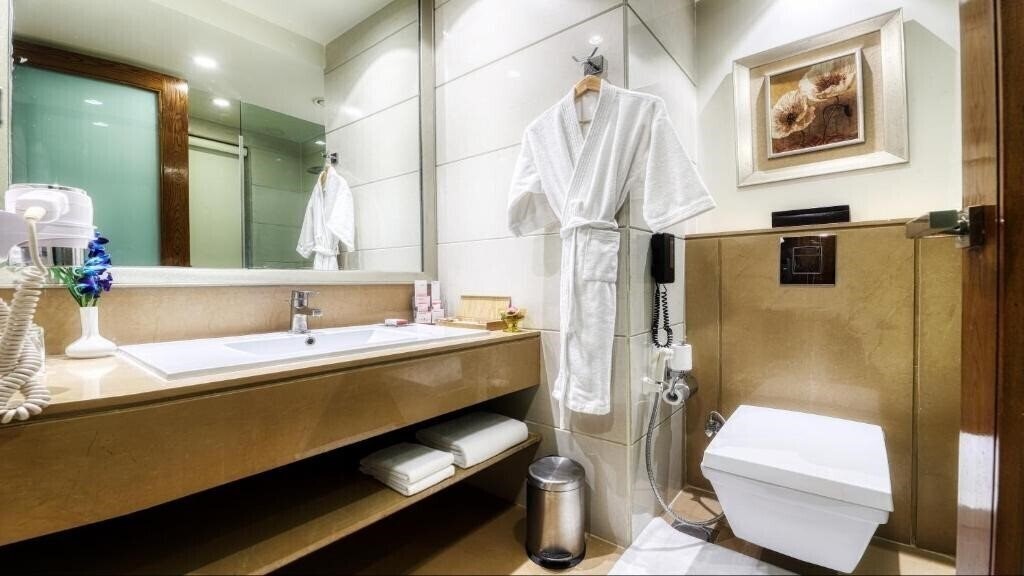 Фото Ramada Gurgaon Central 4*