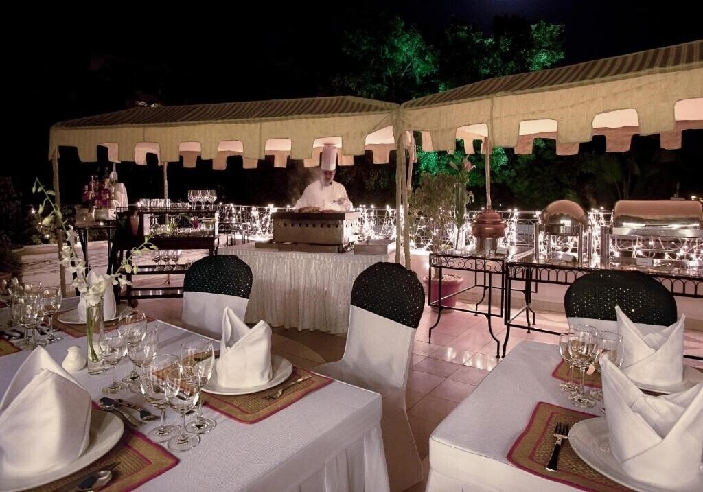 Територія Vivanta By Taj Ambassador 5*