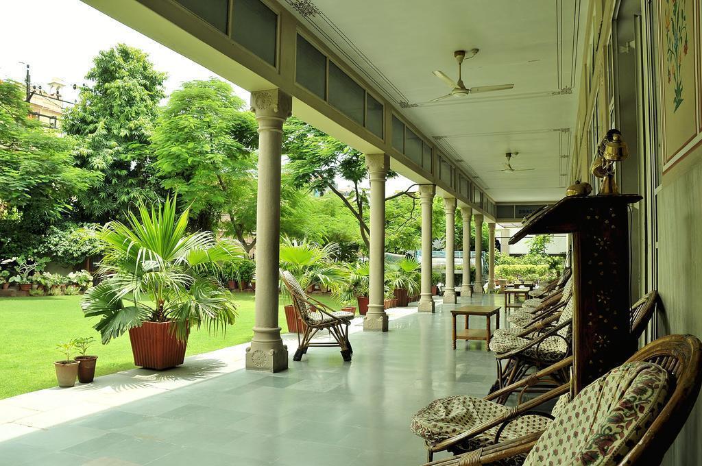 Апартаменти Arya Niwas 3*