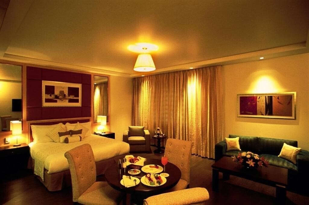Панорама Golden Tulip Jaipur 4*