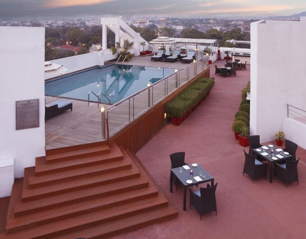 Фотографія Golden Tulip Jaipur 4*