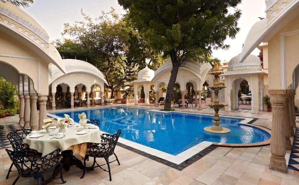 Отель Alsisar Haveli 4*
