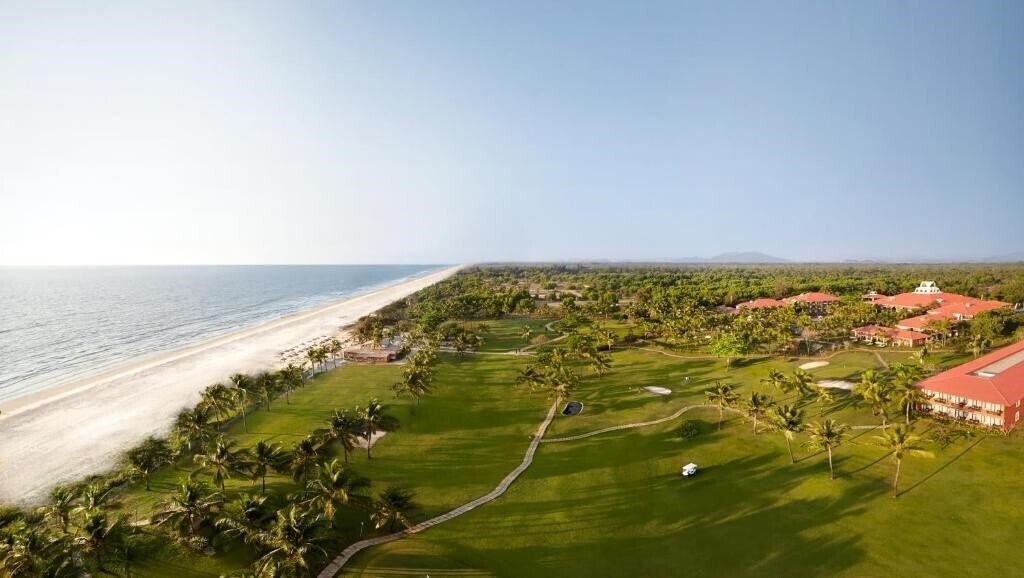 Апартаменты Ramada Caravela Beach Resort 5*