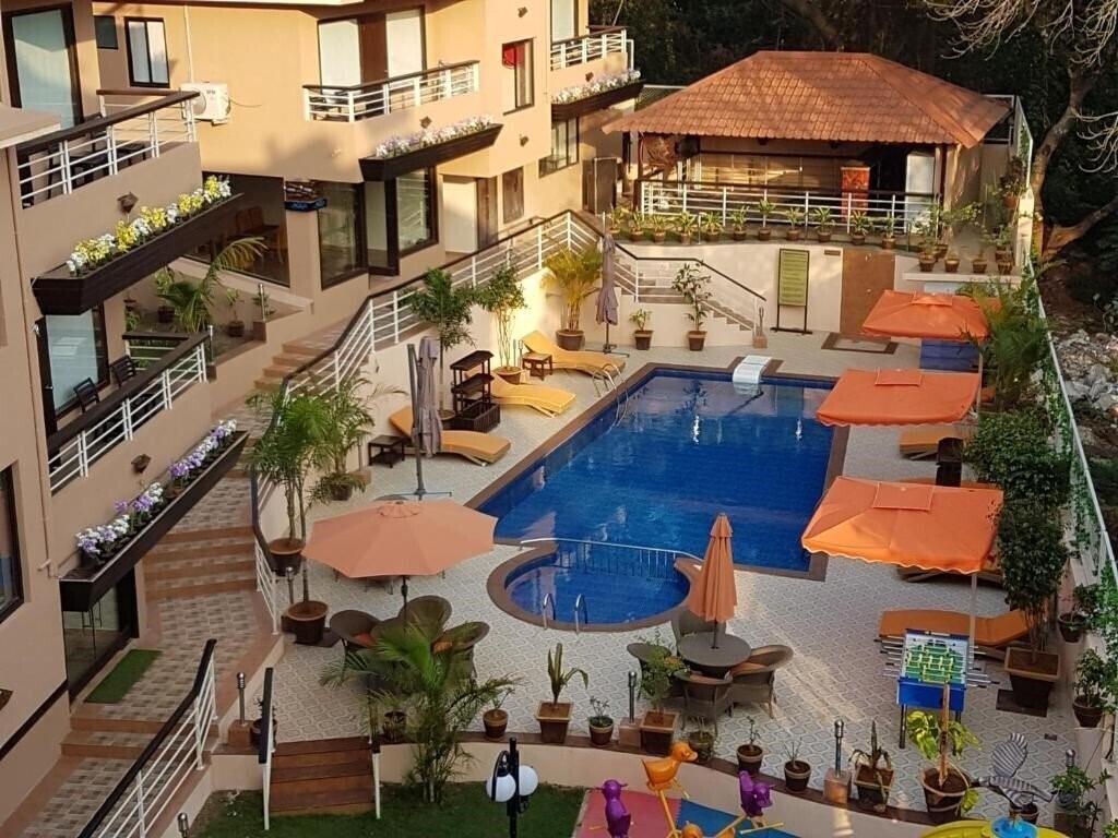 Отель La Sunila Clarks Inn Suites 3*