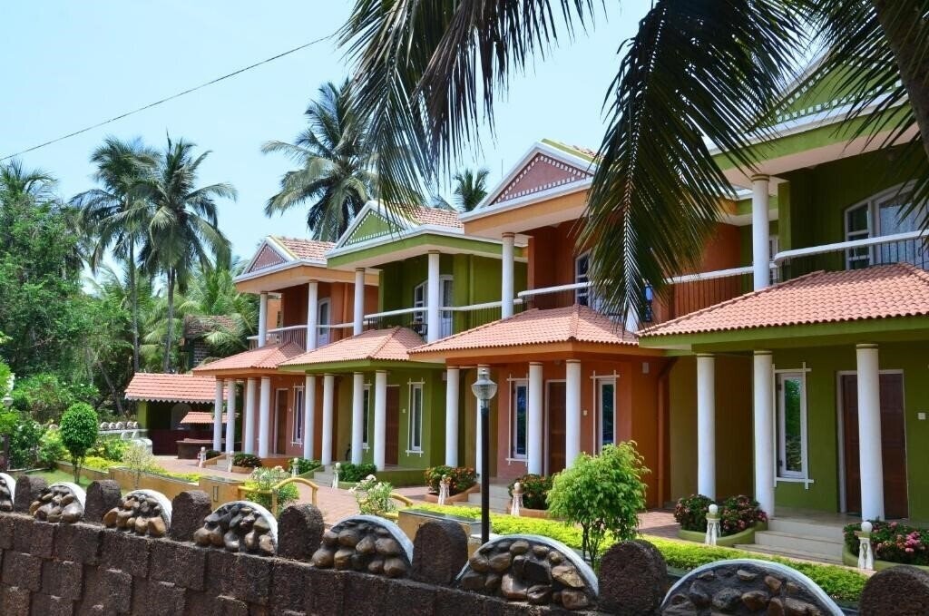 Панорама A's Holiday Beach Resort 3*