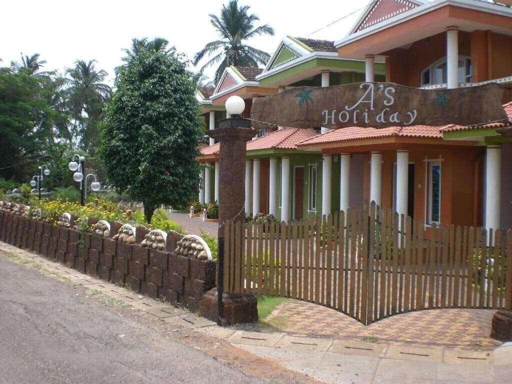 Готель A's Holiday Beach Resort 3*