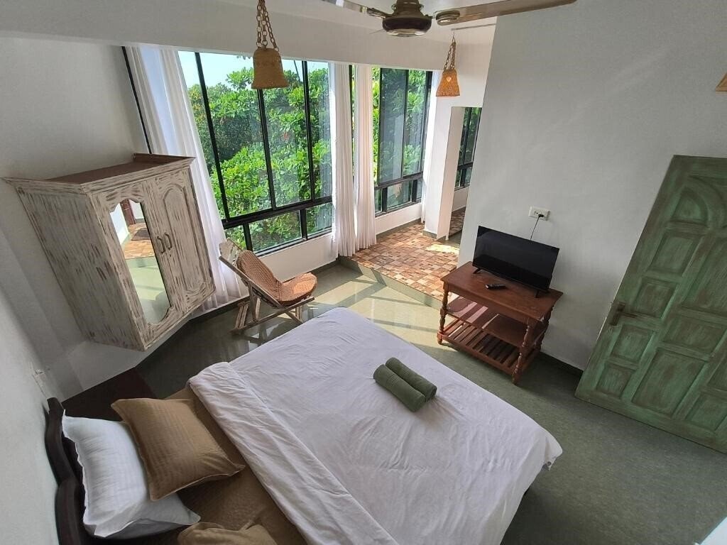 Вид White Feather Guest House 2*