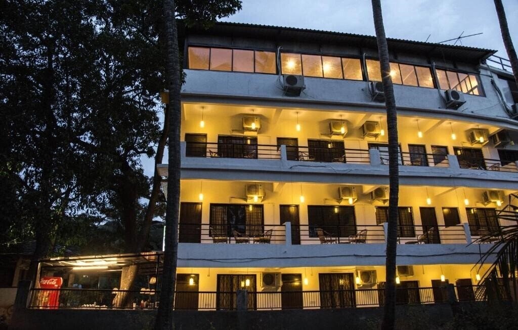 Готель Arambol Arbour 3*
