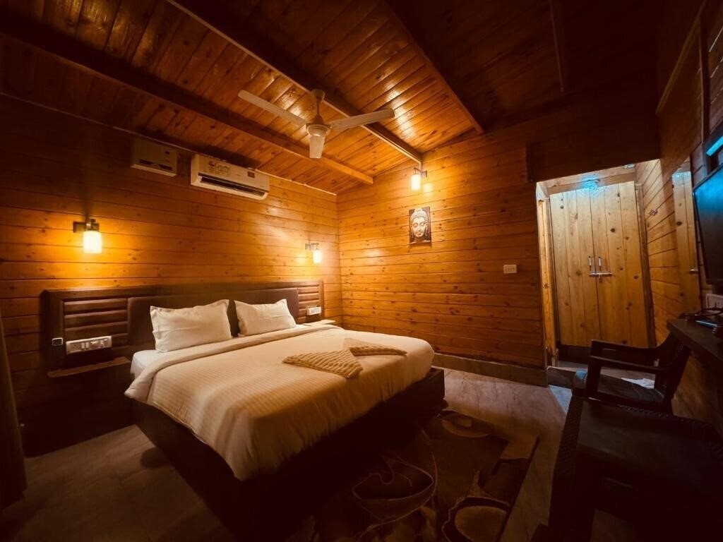 Готель Arambol Lake Resort 3*