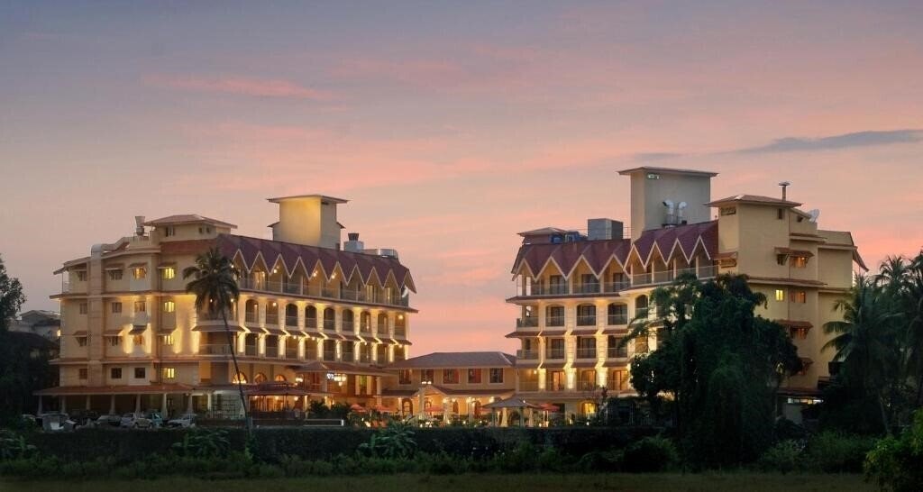 Готель Acron Candolim Regina 4*