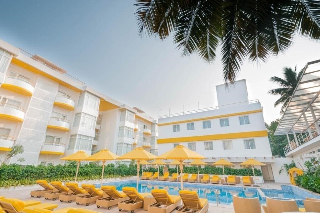 Отель Bloomsuites Calangute 3*