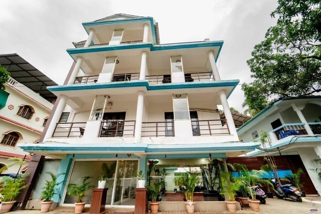 Отель The Mint Calangute 3*