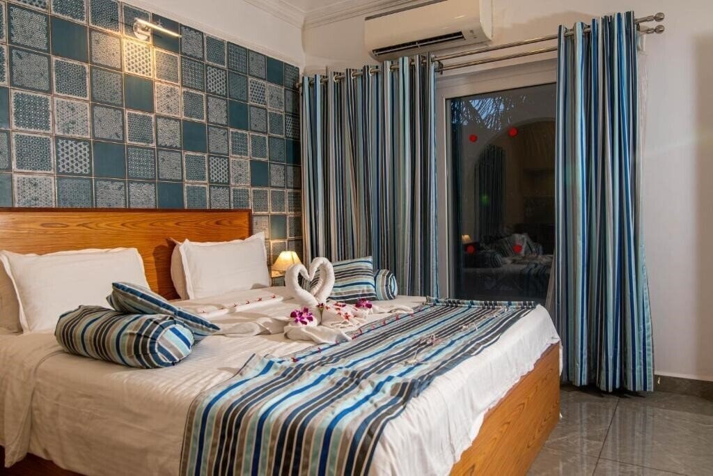 Фото Santana Beach Resort 3*