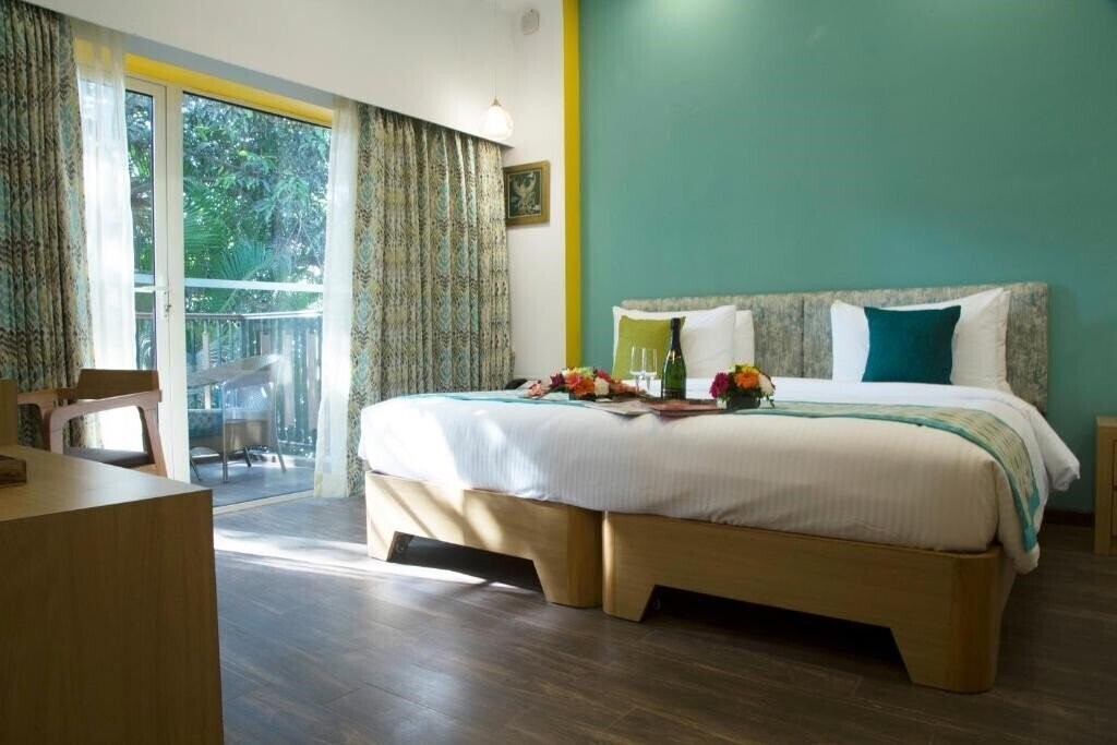 Панорама Acron Seaway Resort 4*