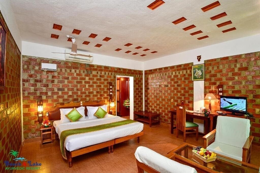 Панорама Beach & Lake Ayurvedic Resort 4*
