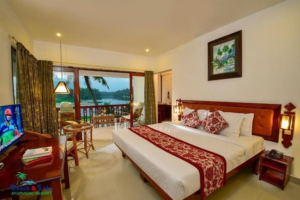 Територія Beach & Lake Ayurvedic Resort 4*