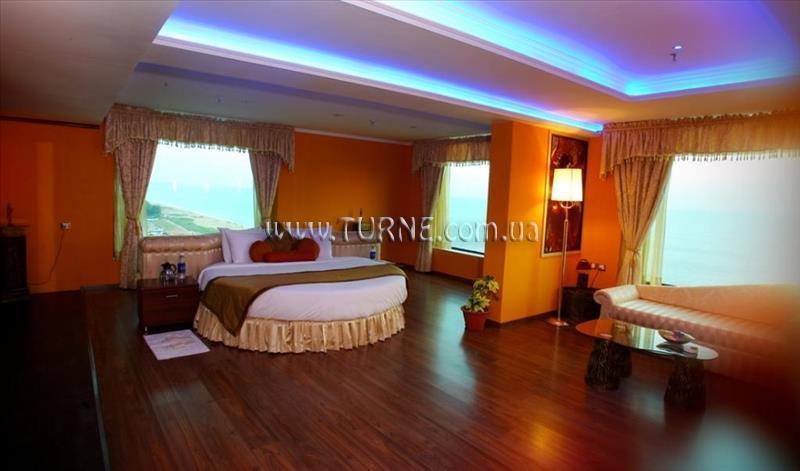 Территория The Quilon Beach Hotel & Convention Centre 4*