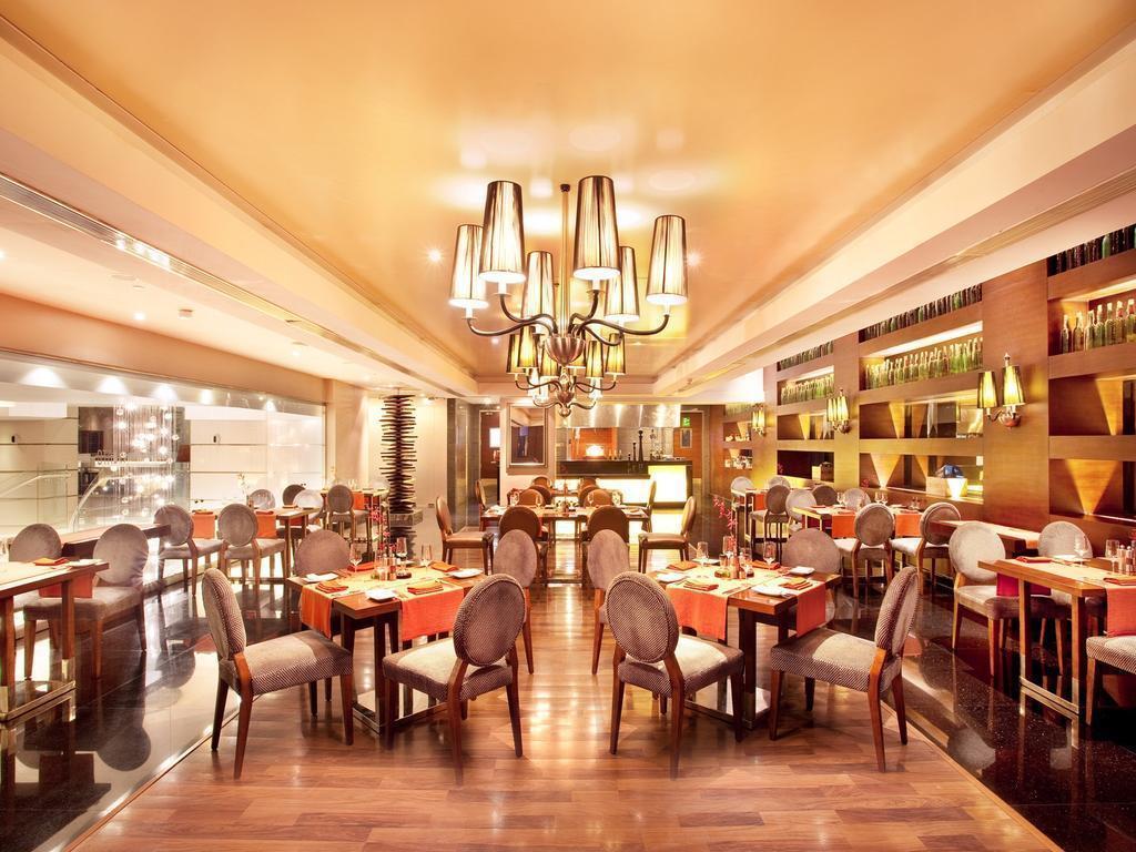 Апартаменти Holiday Inn Kochi 5*