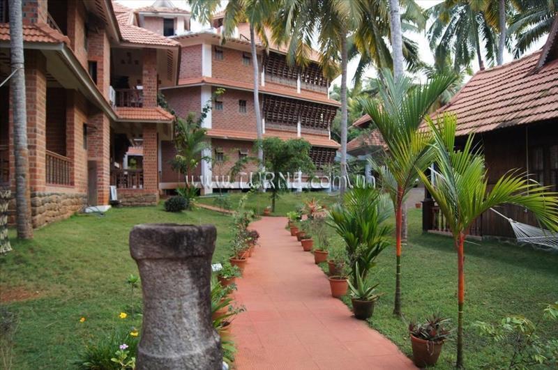 Територія Gods Own Country Ayurveda Resort 3*