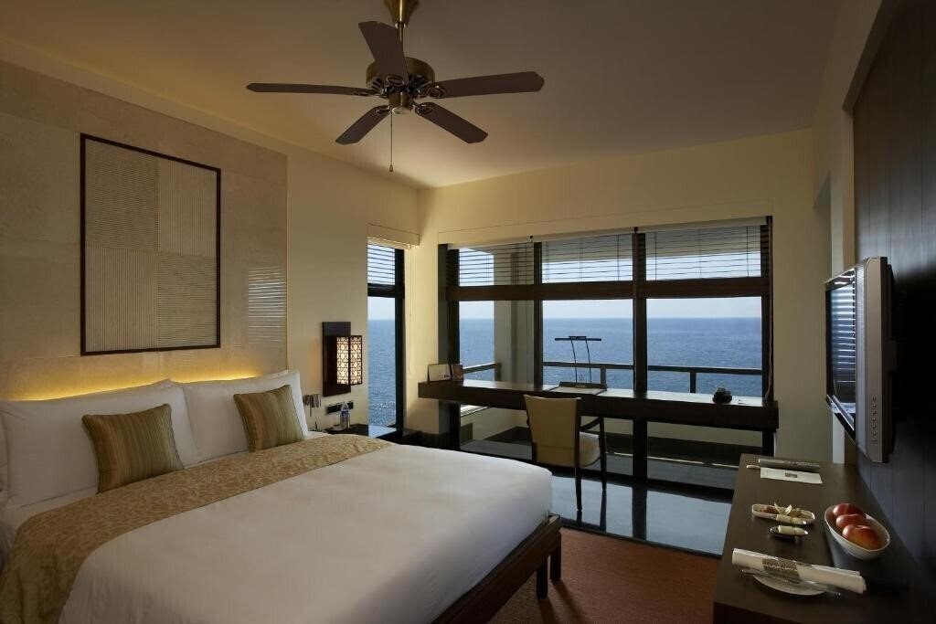 Апартаменти Raaviz Kovalam (ex. The Leela Kovalam) 5*