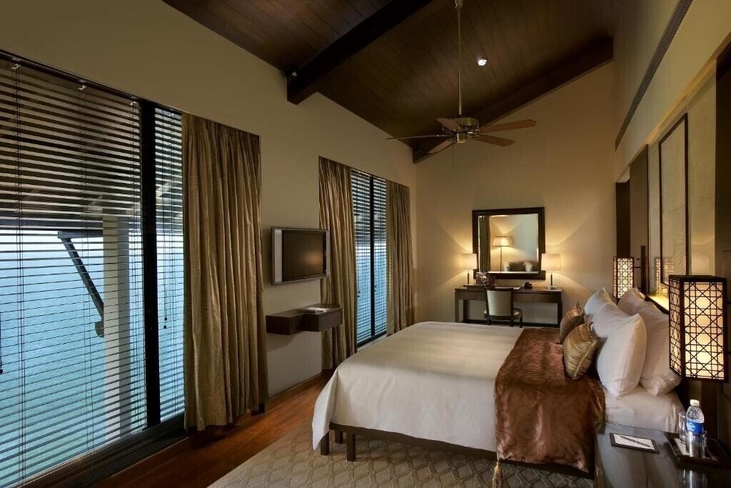 Панорама Raaviz Kovalam (ex. The Leela Kovalam) 5*